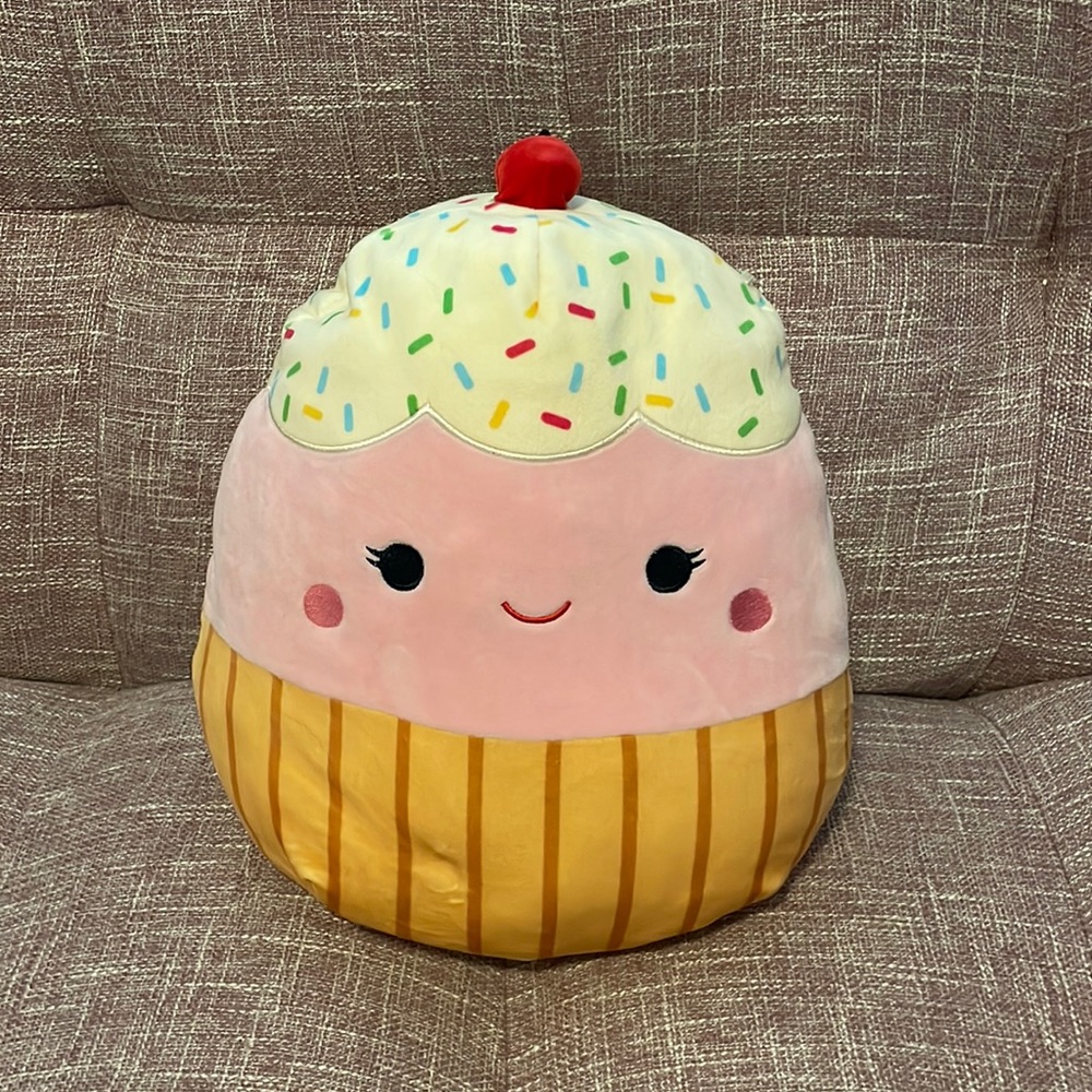 Squishmallows cupcake 16”